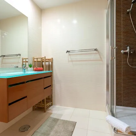 Privilege Marie With Rooftop Pool, Village Marina - アパート