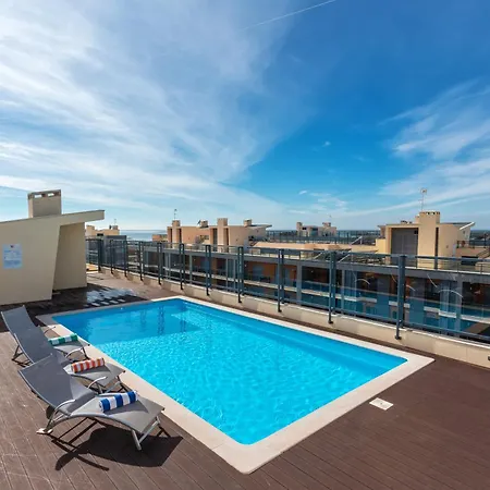Privilege Marie With Rooftop Pool, Village Marina - Olhão